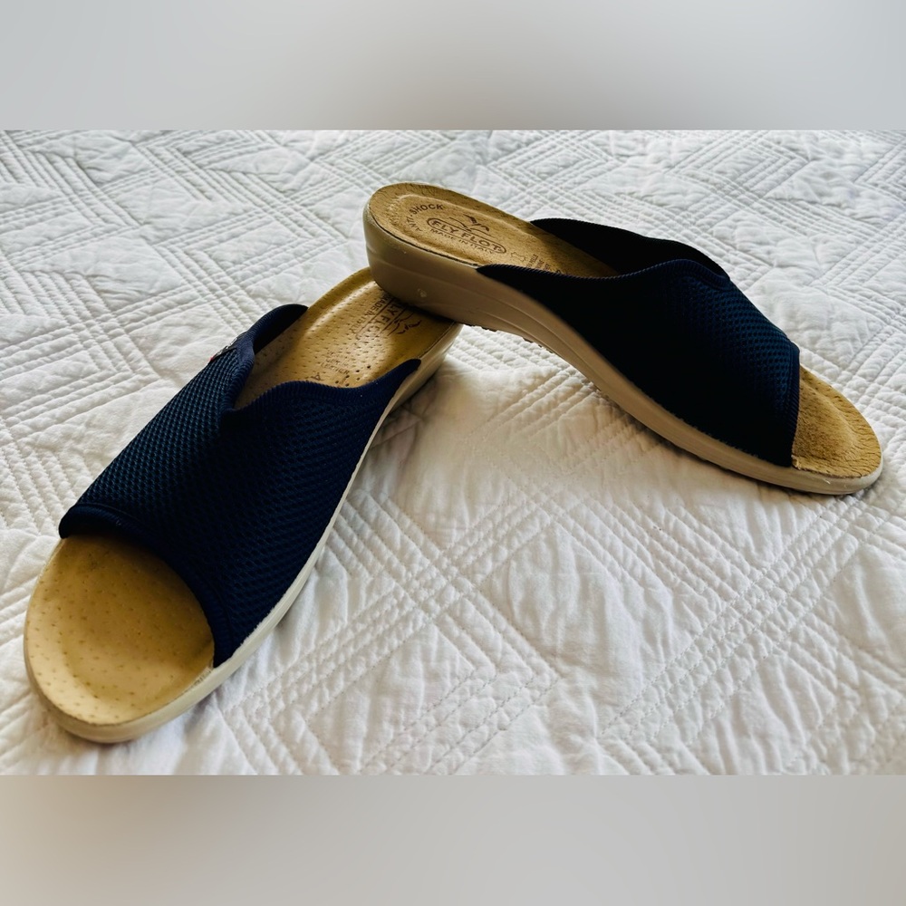 Women's Fly Flot T4 429 FE Navy Open-Toe Sandals Size 7.5